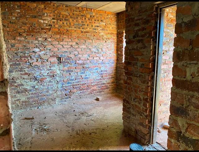 6 BEDROOM HOUSE FOR SALE IN CHROOM PARK